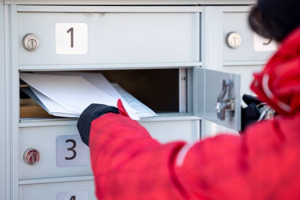 Infographic explaining what a letter of employment is, why it matters for a mortgage, and how to get it right in Canada in 2025.